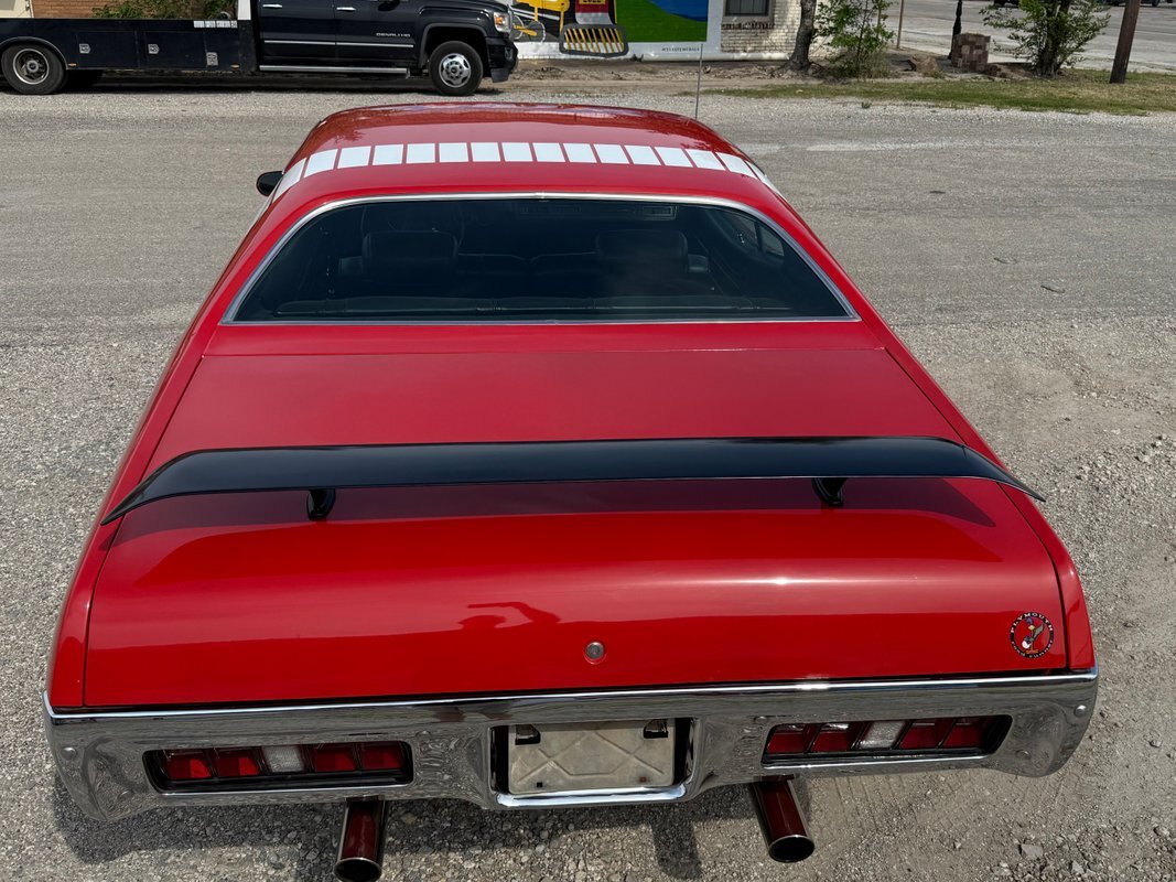 Plymouth-Road-Runner-1971-7