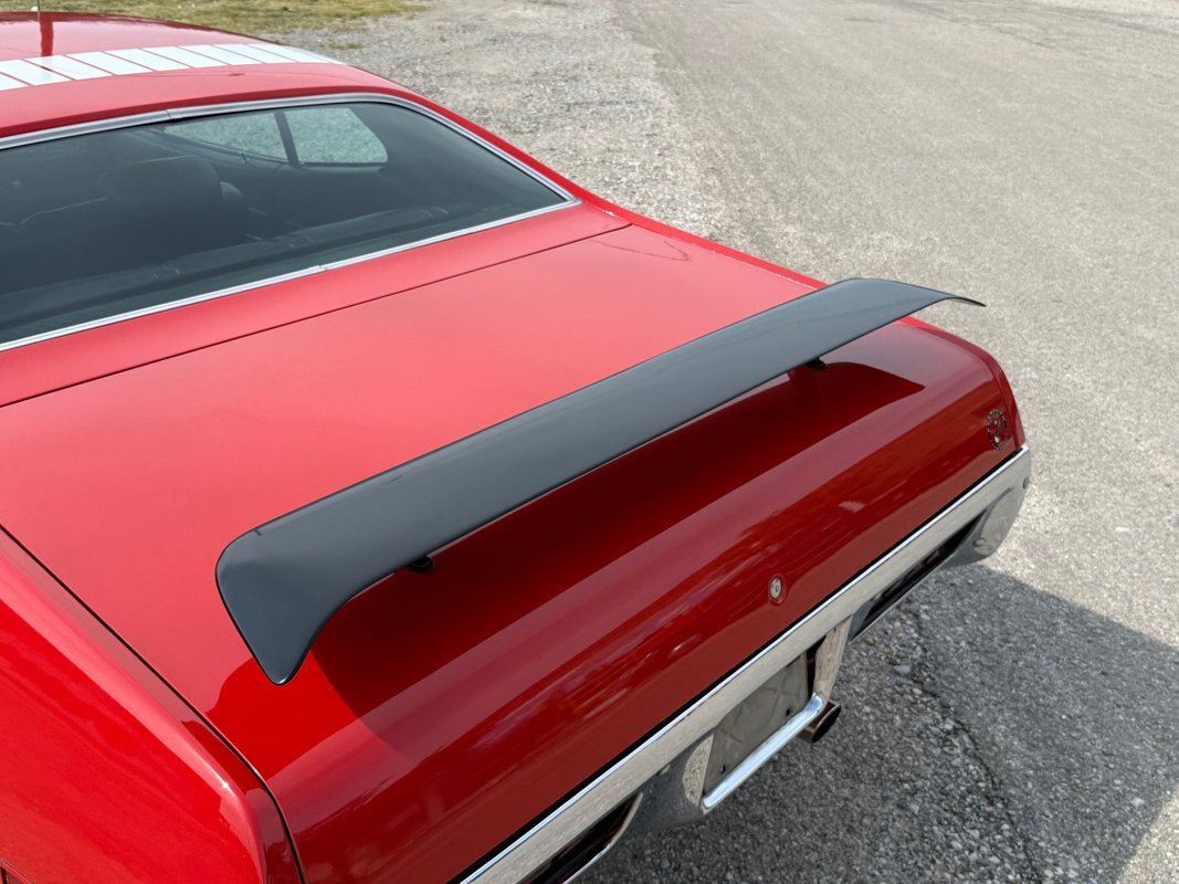 Plymouth-Road-Runner-1971-8