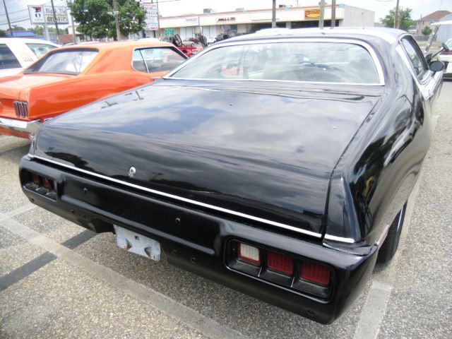 Plymouth-Road-Runner-1974-Road-Runner-3