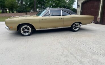 Plymouth-Roadrunner-1969-1
