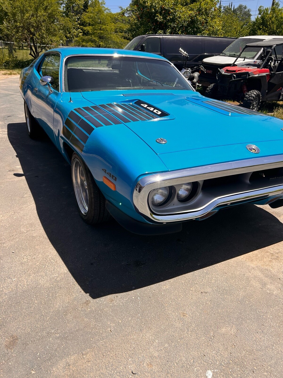 Plymouth-Roadrunner-1972-1