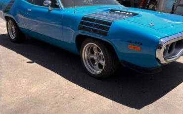 Plymouth-Roadrunner-1972