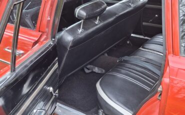 Plymouth-Satellite-1970-Wagon-10