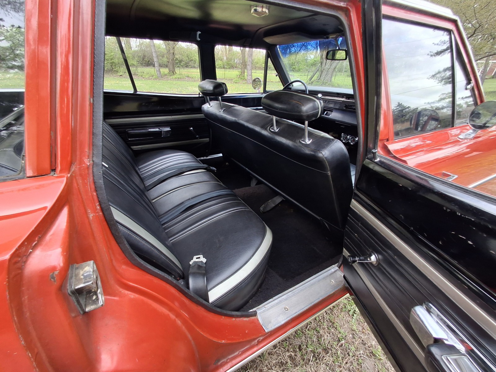Plymouth-Satellite-1970-Wagon-11