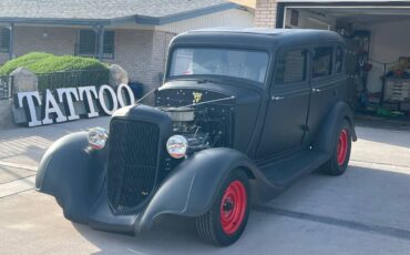 Plymouth-Sedan-1934-black-1