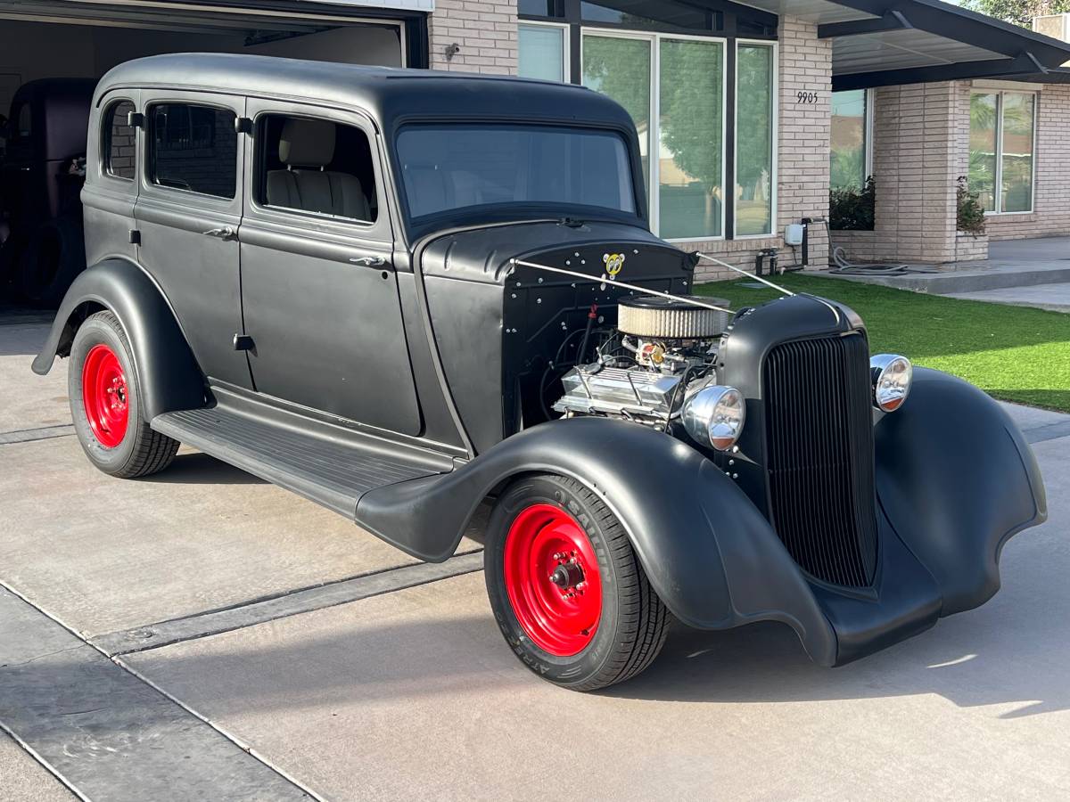 Plymouth-Sedan-1934-black-16