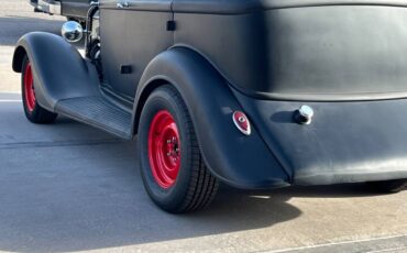 Plymouth-Sedan-1934-black-4