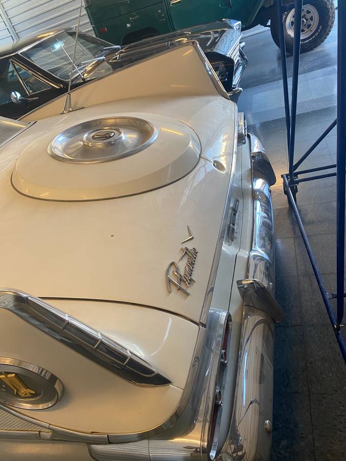 Plymouth-Sport-fury-1959-white-3