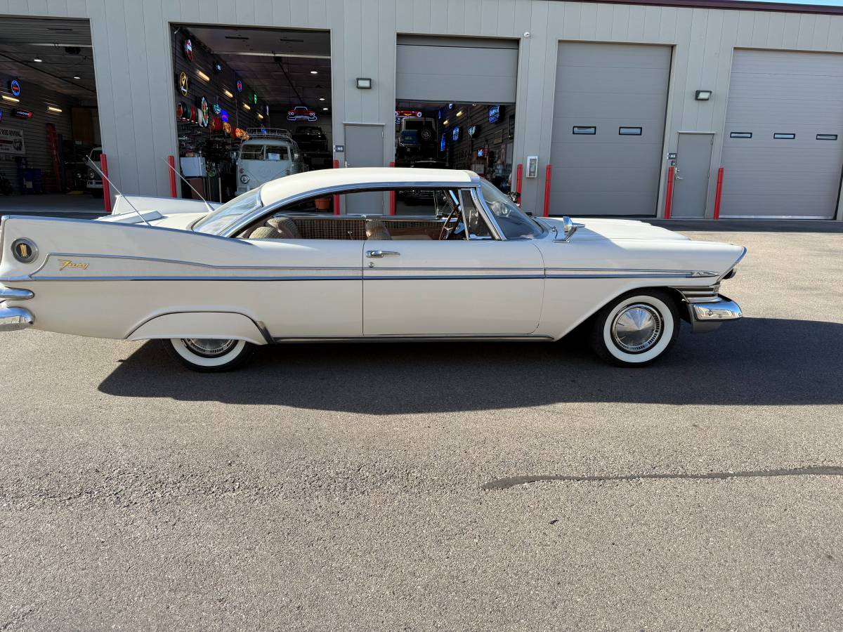 Plymouth-Sport-fury-1959-white-6