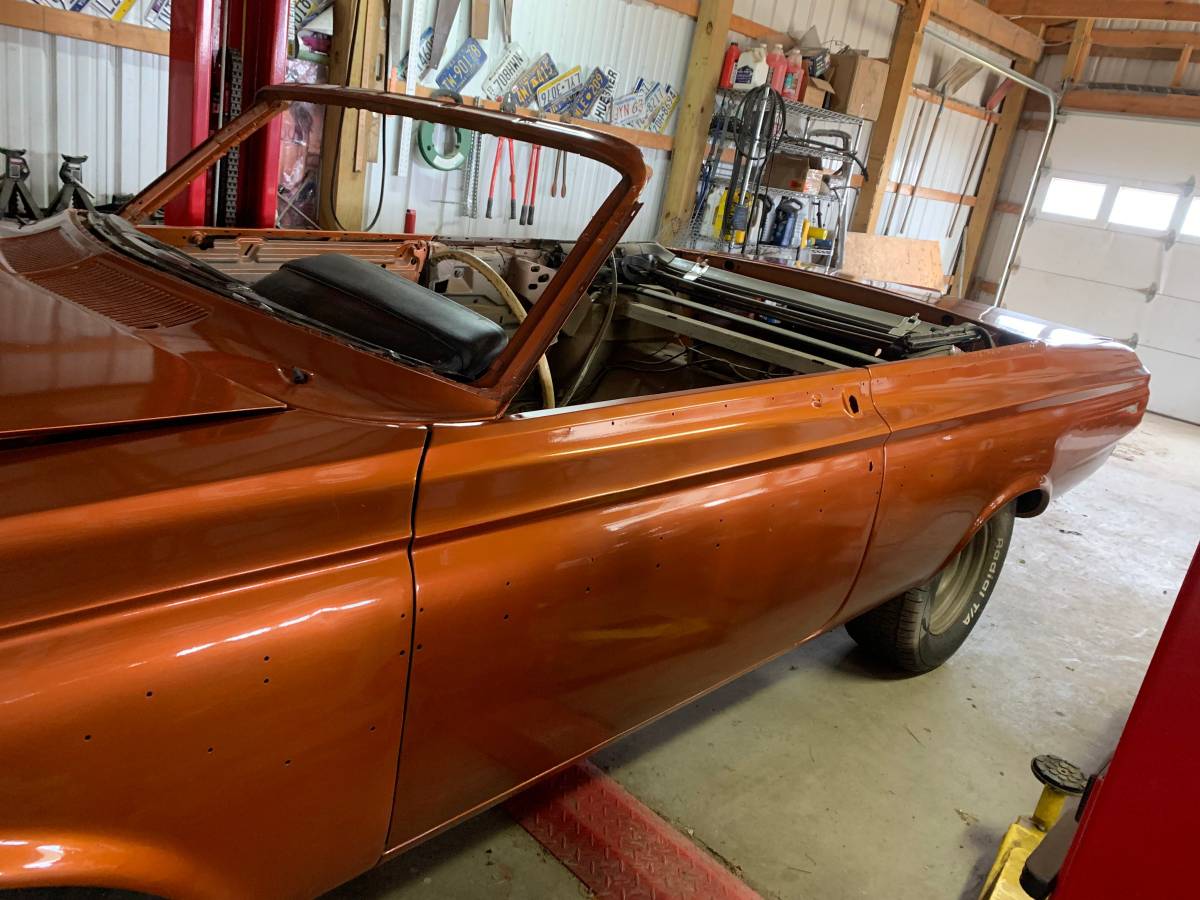 Plymouth-Sport-fury-1963-orange