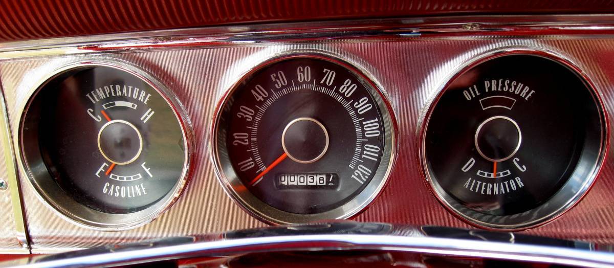 Plymouth-Sport-fury-1964-white-8