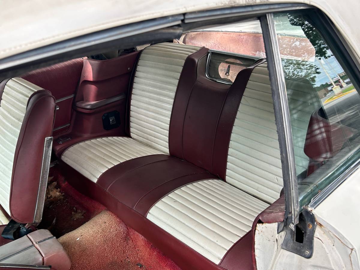 Plymouth-Sport-fury-1965-white-6