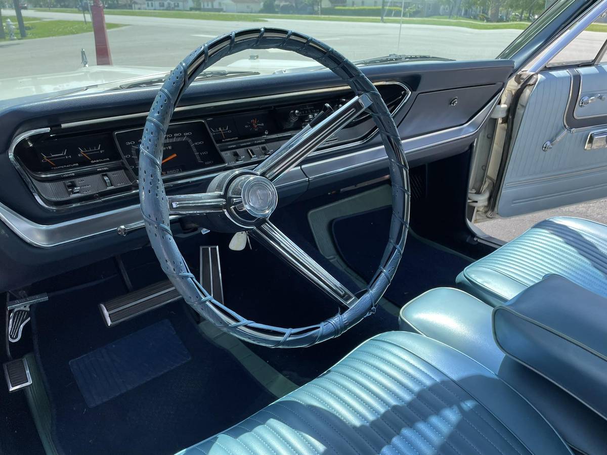 Plymouth-Sport-fury-1967-white-1