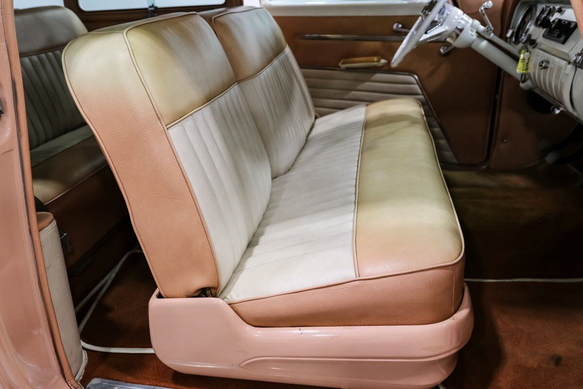 Plymouth-Suburban-Sport-1956-Station-Wagon-16