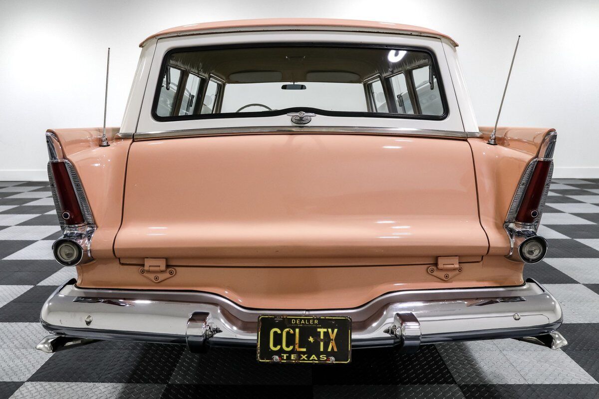 Plymouth-Suburban-Sport-1956-Station-Wagon-5