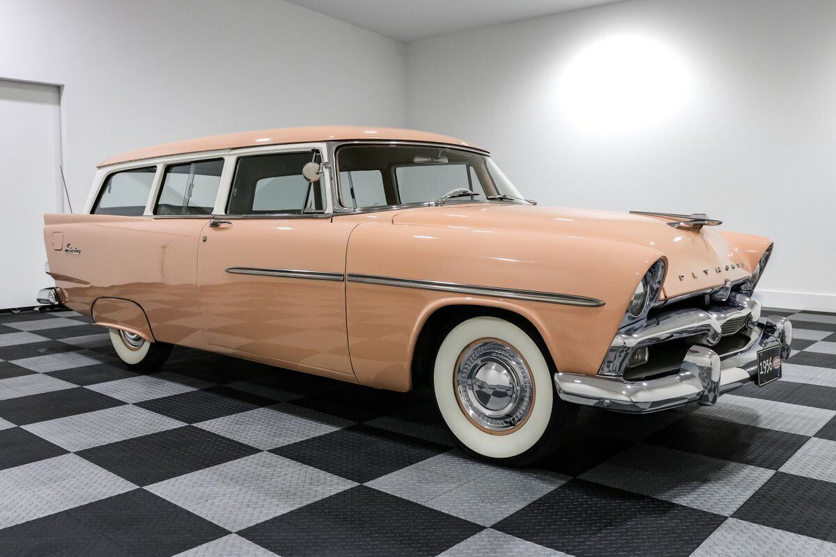 Plymouth-Suburban-Sport-1956-Station-Wagon