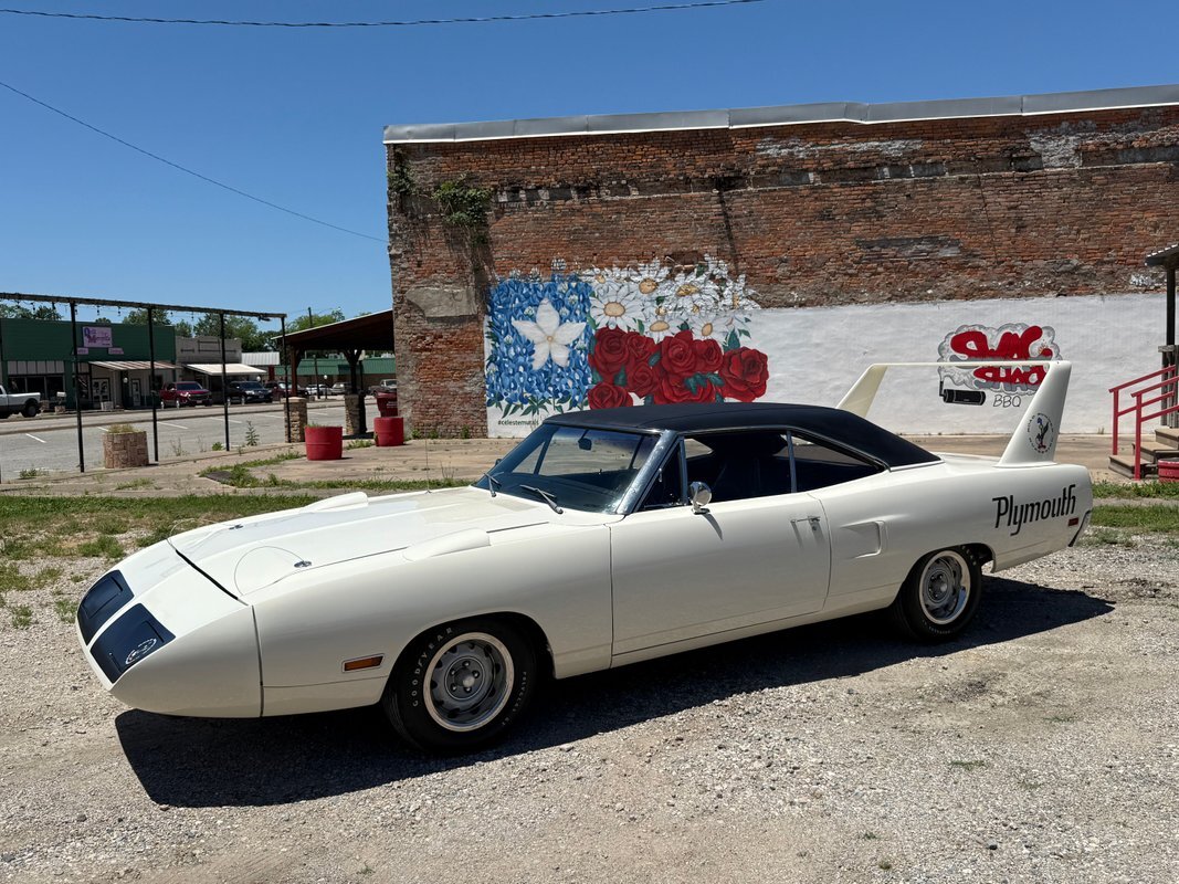 Plymouth-Superbird-1970-1