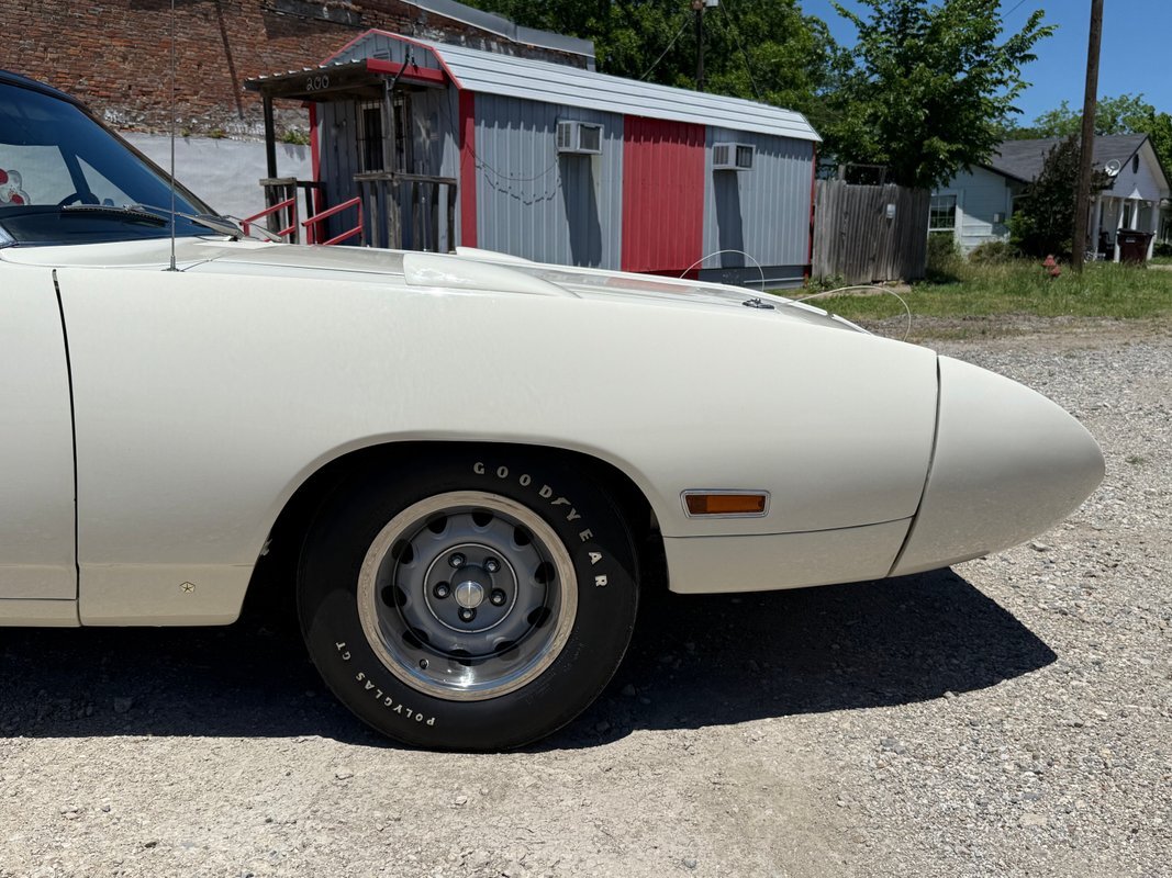 Plymouth-Superbird-1970-34