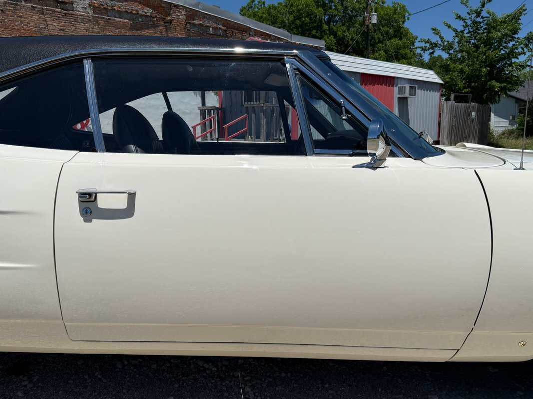 Plymouth-Superbird-1970-35