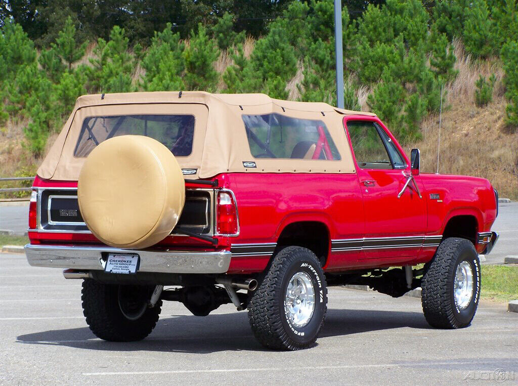 Plymouth-Trail-Duster-1979-SUV-1