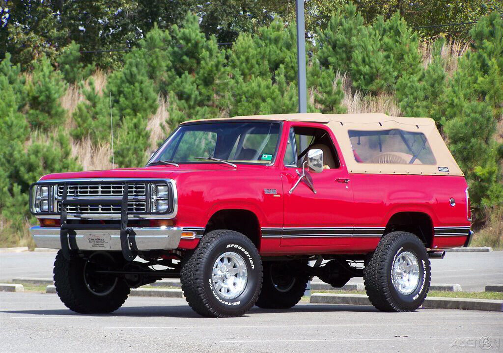 Plymouth-Trail-Duster-1979-SUV-2