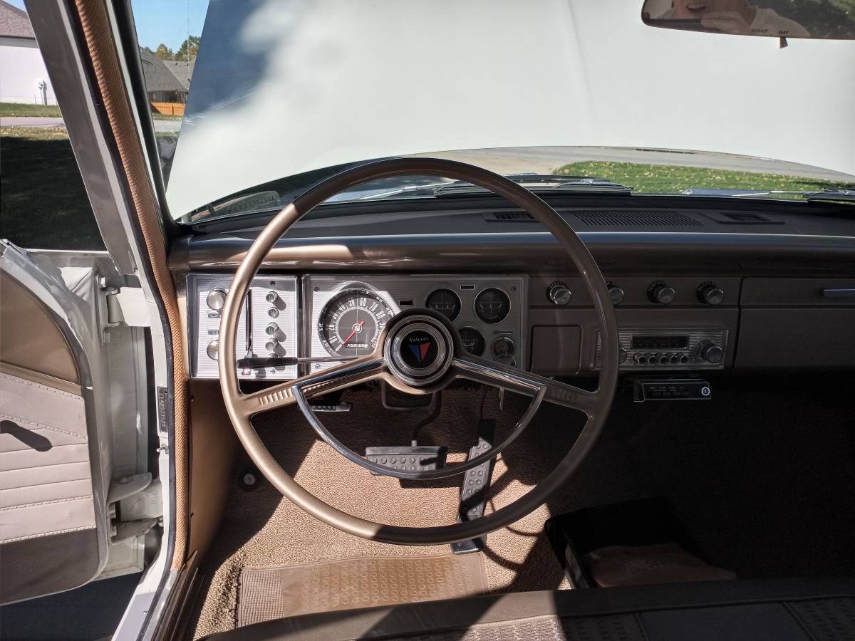 Plymouth-Valiant-1964-white-10