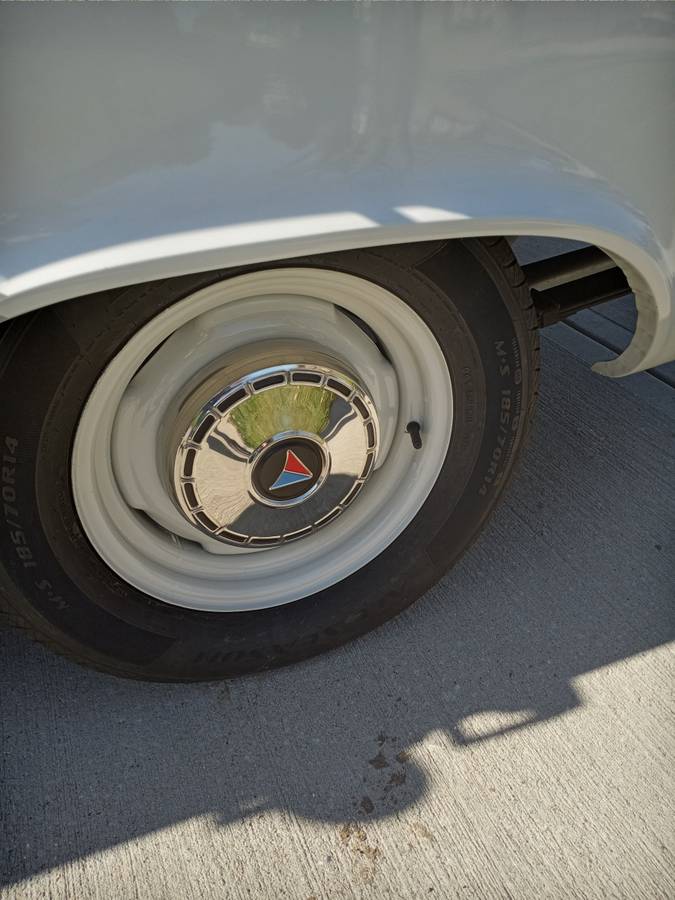 Plymouth-Valiant-1964-white-12