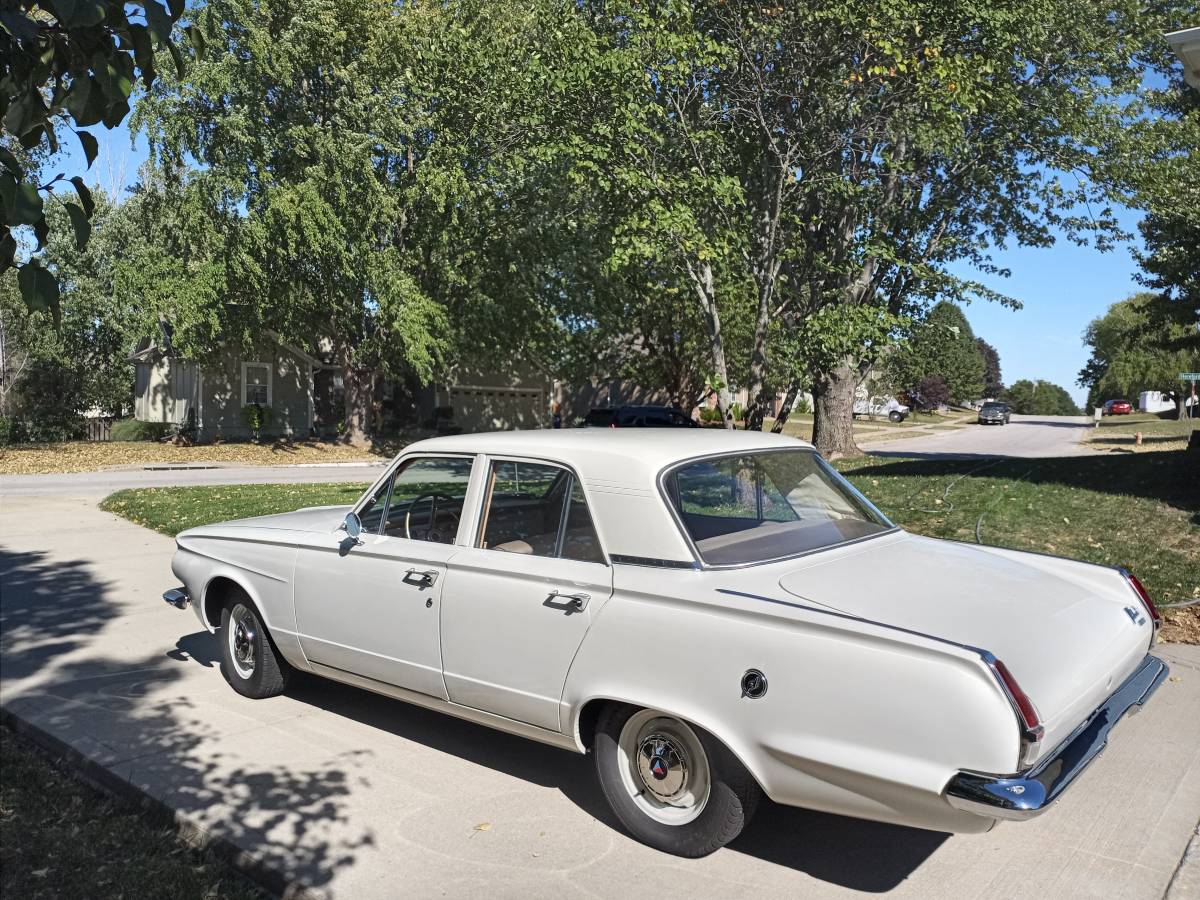 Plymouth-Valiant-1964-white