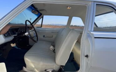Plymouth-Valiant-1968-white-11