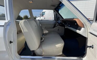 Plymouth-Valiant-1968-white-17