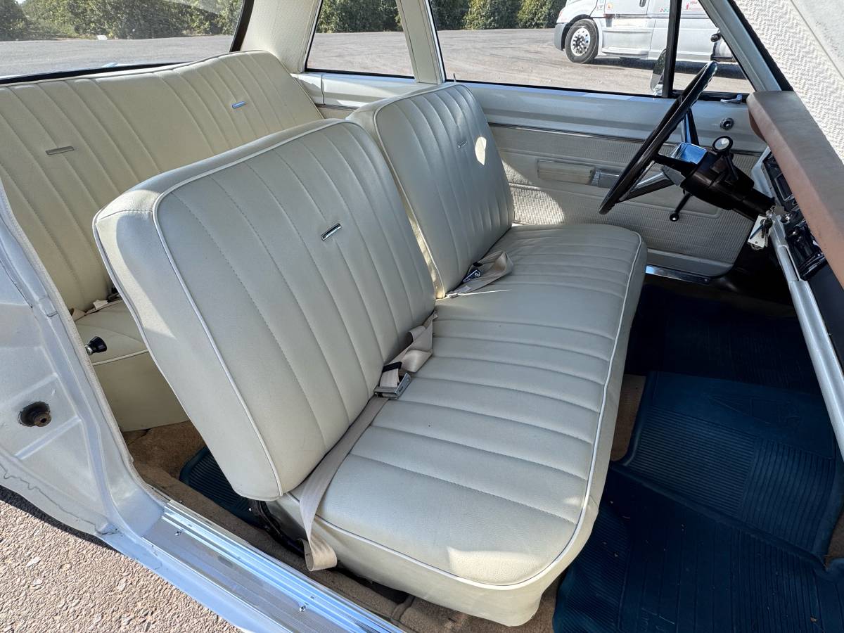 Plymouth-Valiant-1968-white-18