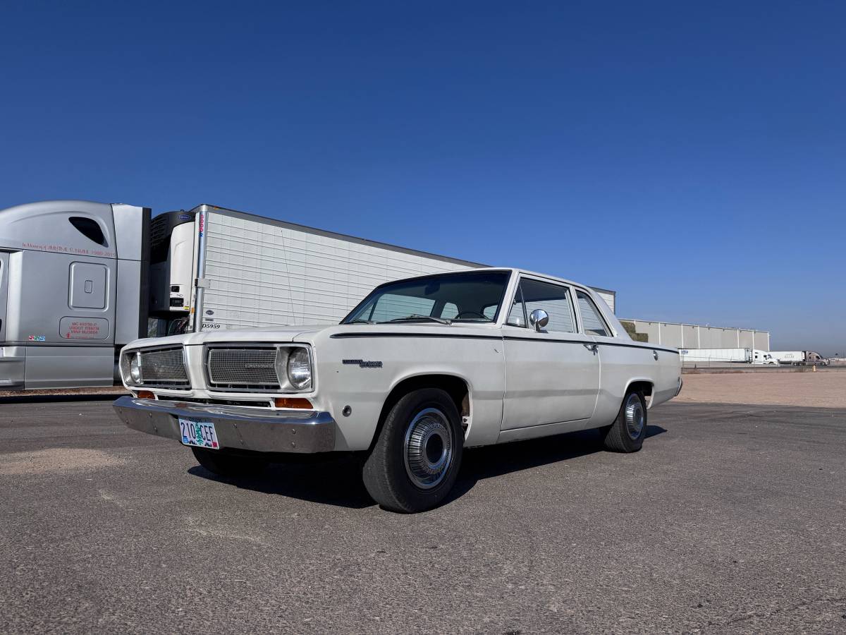 Plymouth-Valiant-1968-white-2
