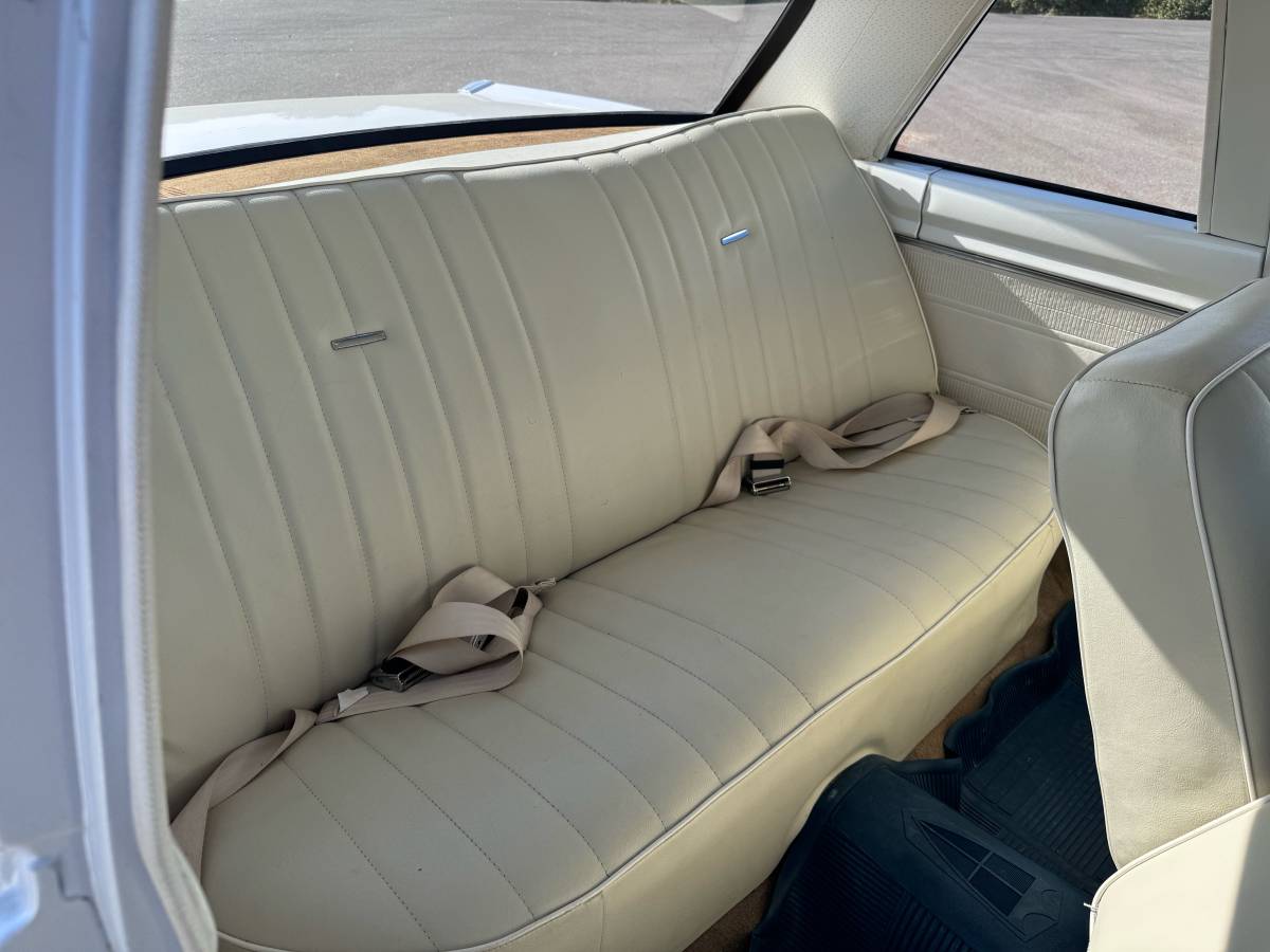 Plymouth-Valiant-1968-white-20