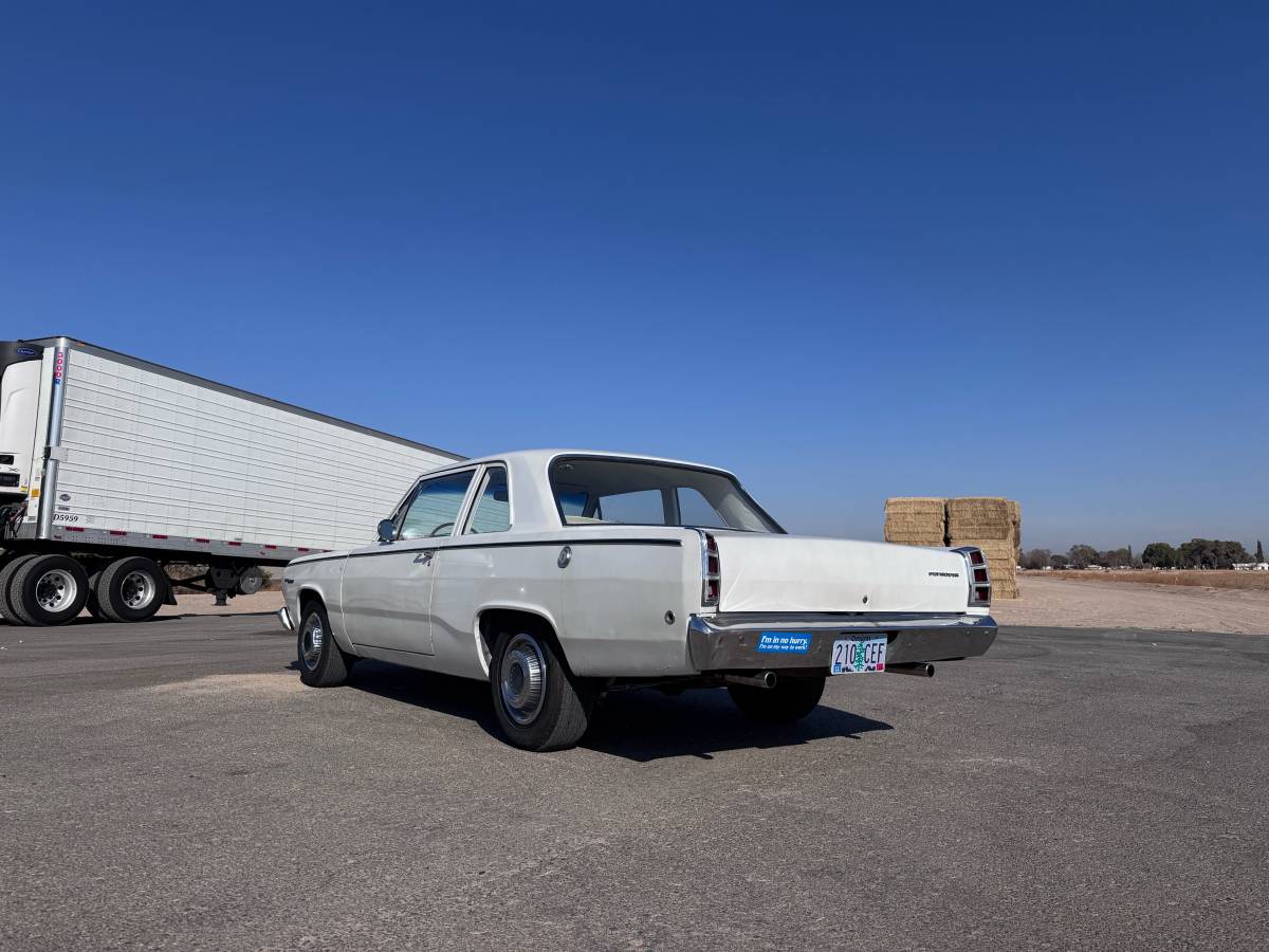 Plymouth-Valiant-1968-white-5