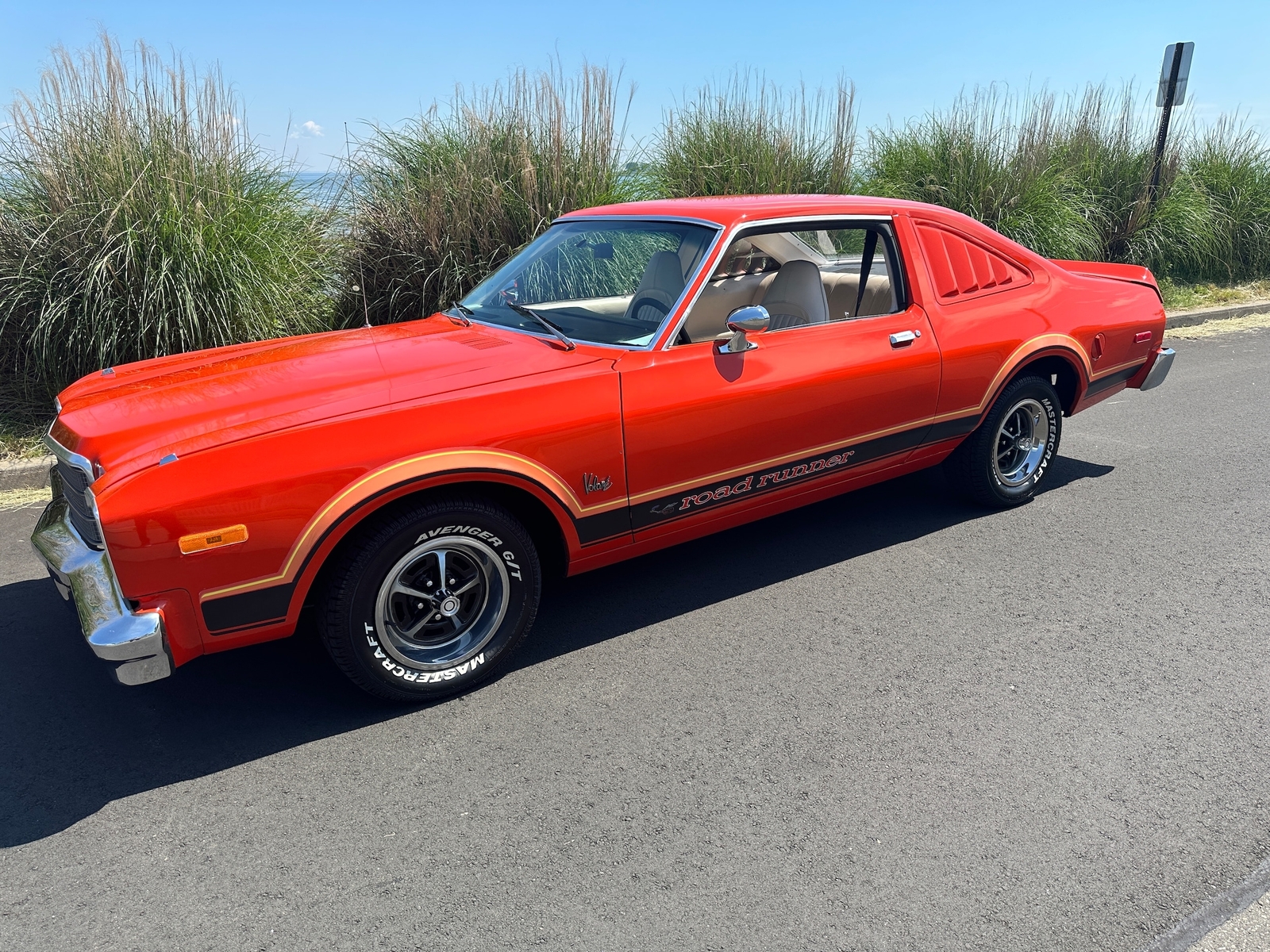 Plymouth-VoLARE-1976-Coupe-12