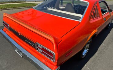 Plymouth-VoLARE-1976-Coupe-15