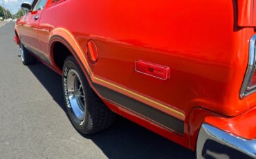 Plymouth-VoLARE-1976-Coupe-16