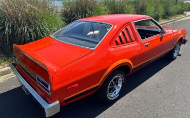 Plymouth-VoLARE-1976-Coupe-2