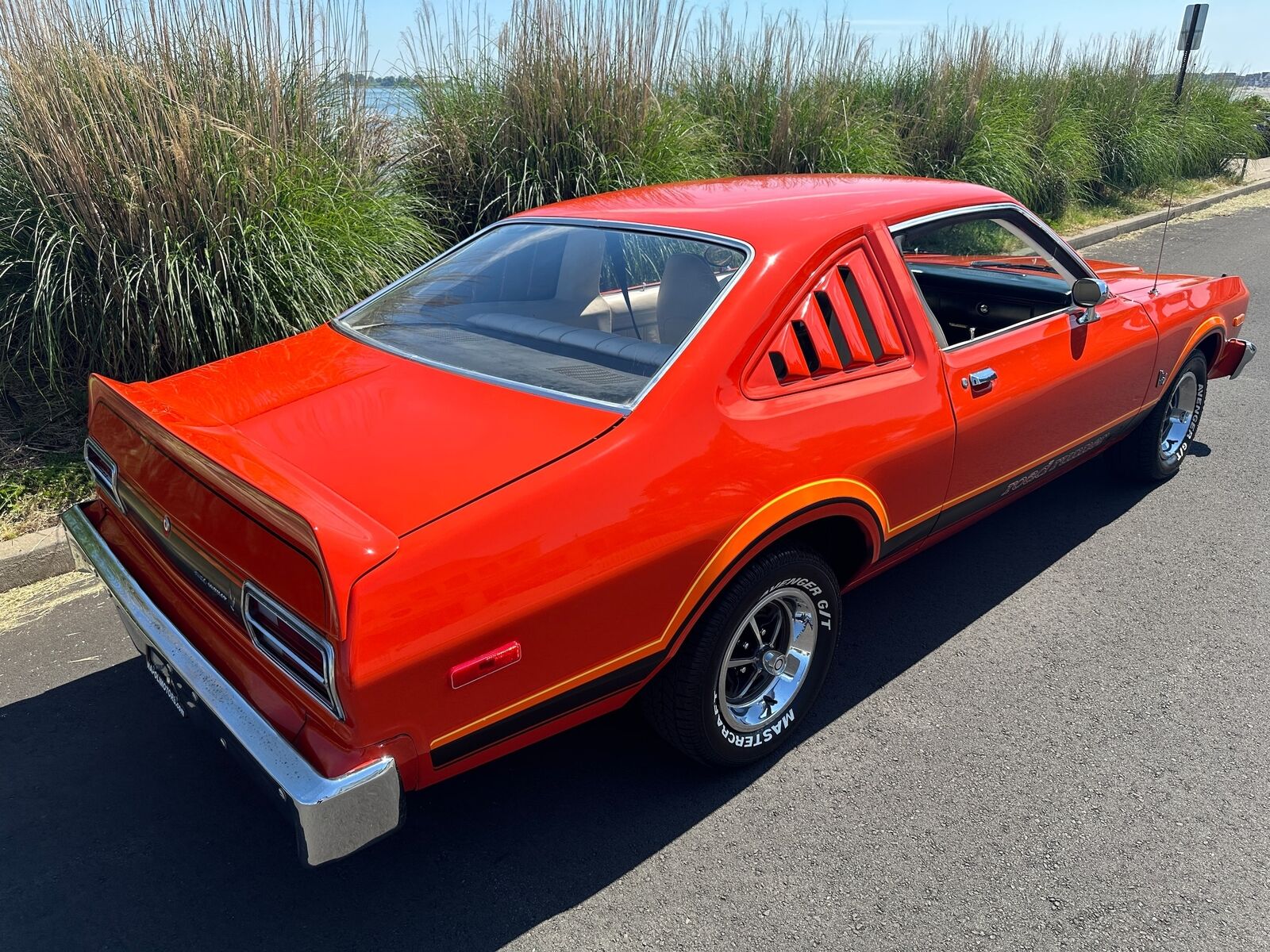 Plymouth-VoLARE-1976-Coupe-2
