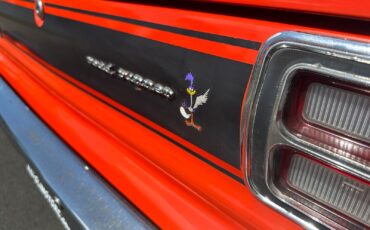 Plymouth-VoLARE-1976-Coupe-21