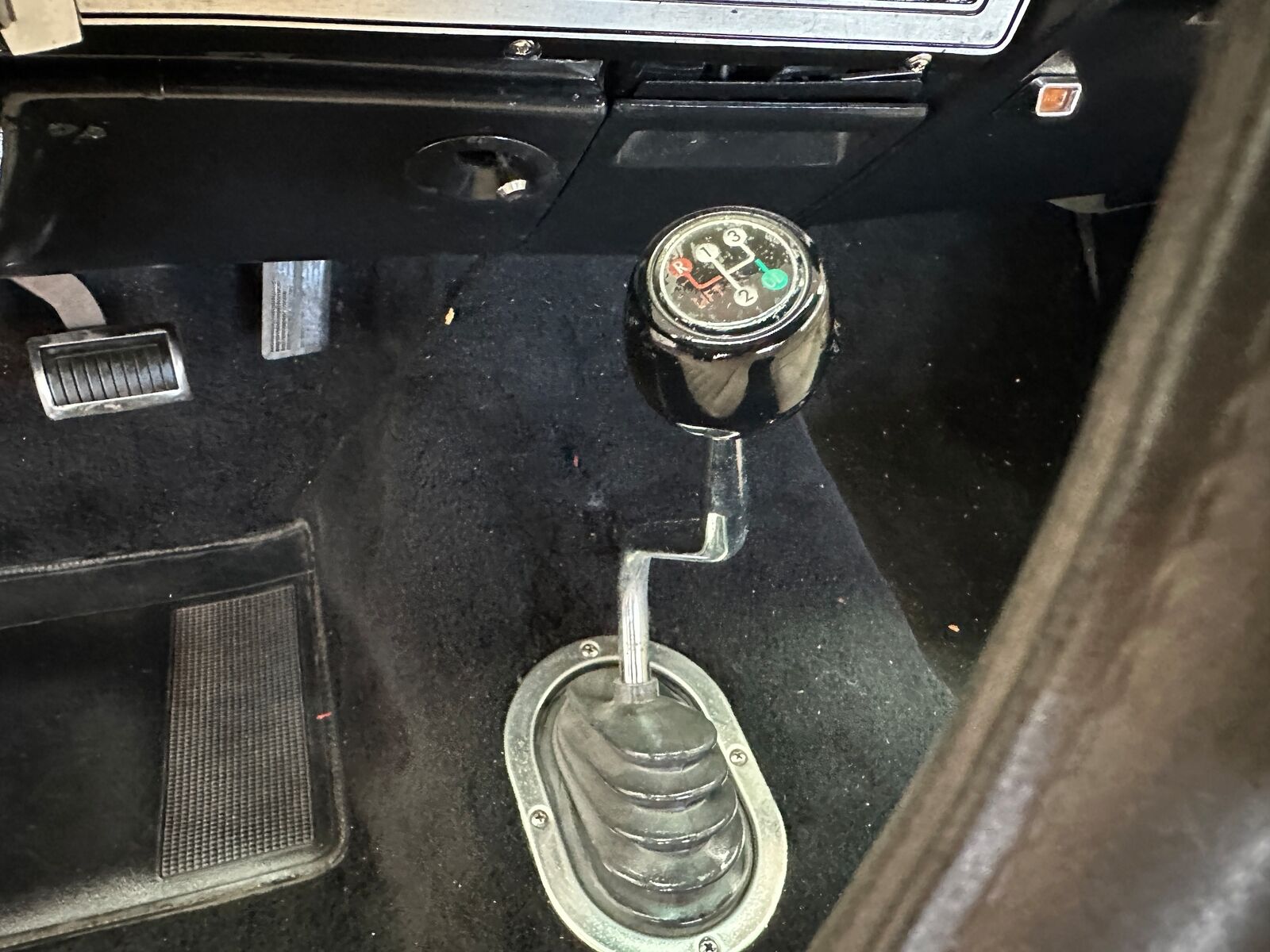 Plymouth-VoLARE-1976-Coupe-38