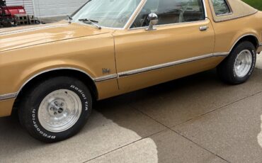 Plymouth-Volare-1976-Coupe-1