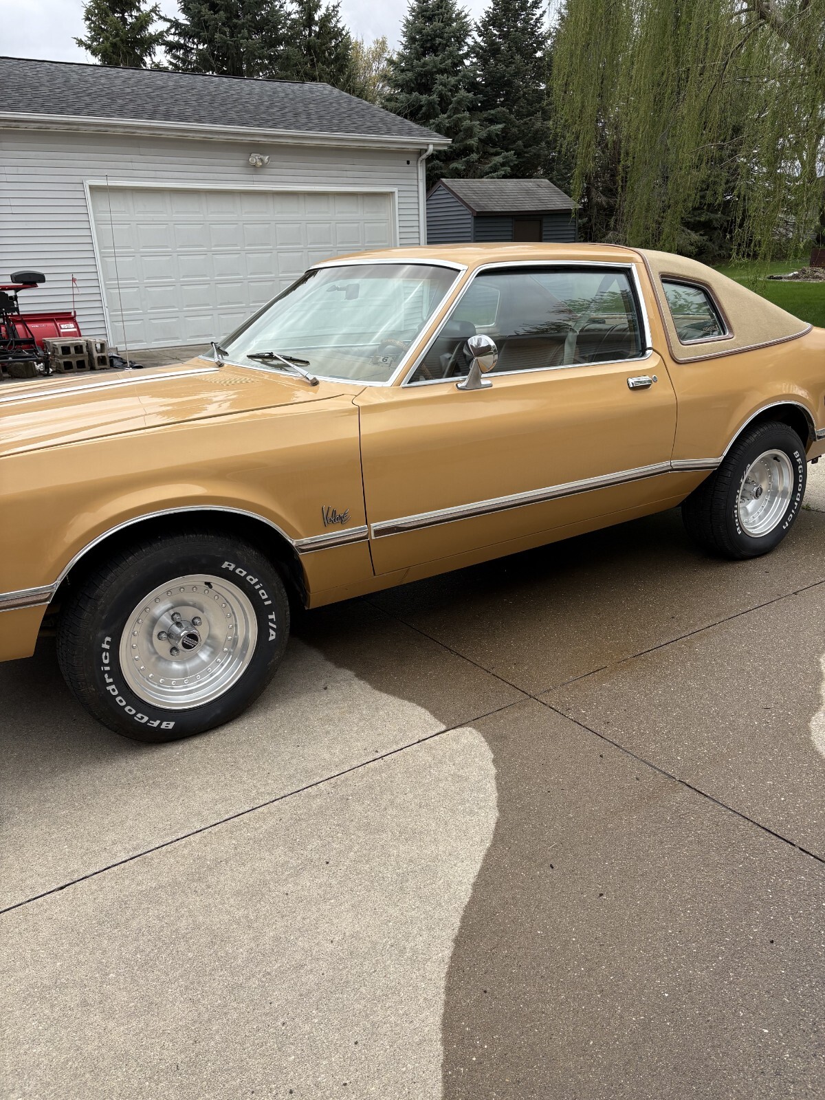 Plymouth-Volare-1976-Coupe-1