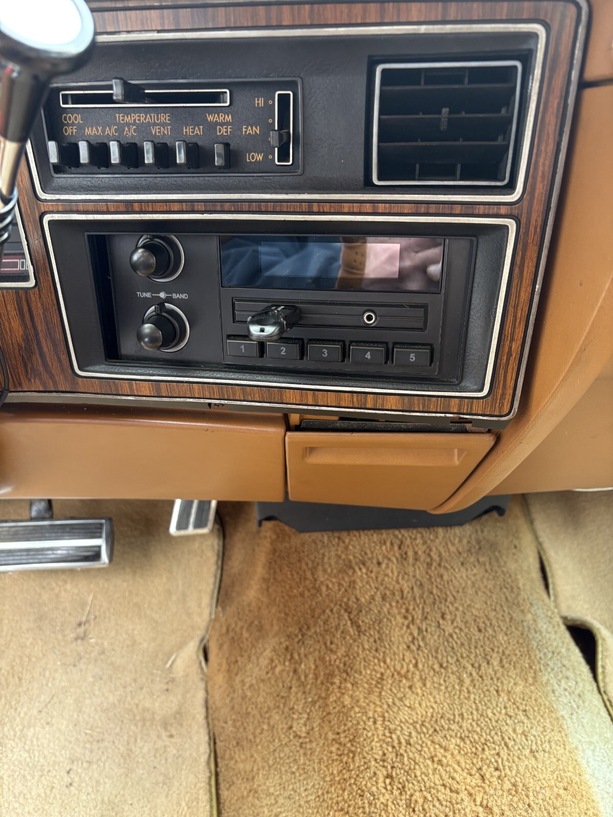 Plymouth-Volare-1976-Coupe-15