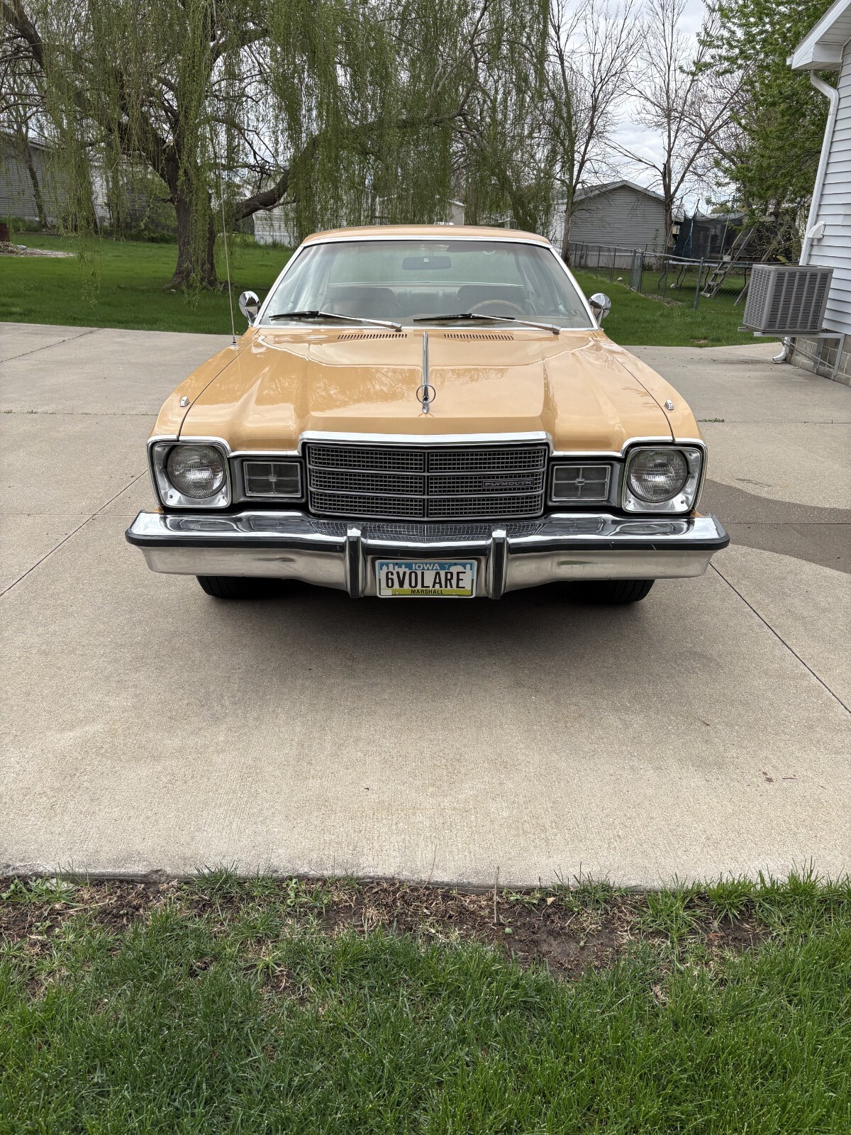 Plymouth-Volare-1976-Coupe-4
