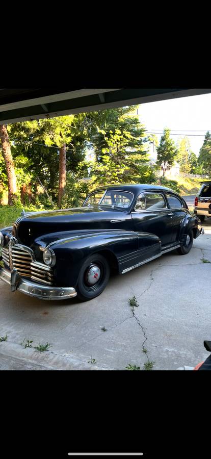 Pontiac-1946-black