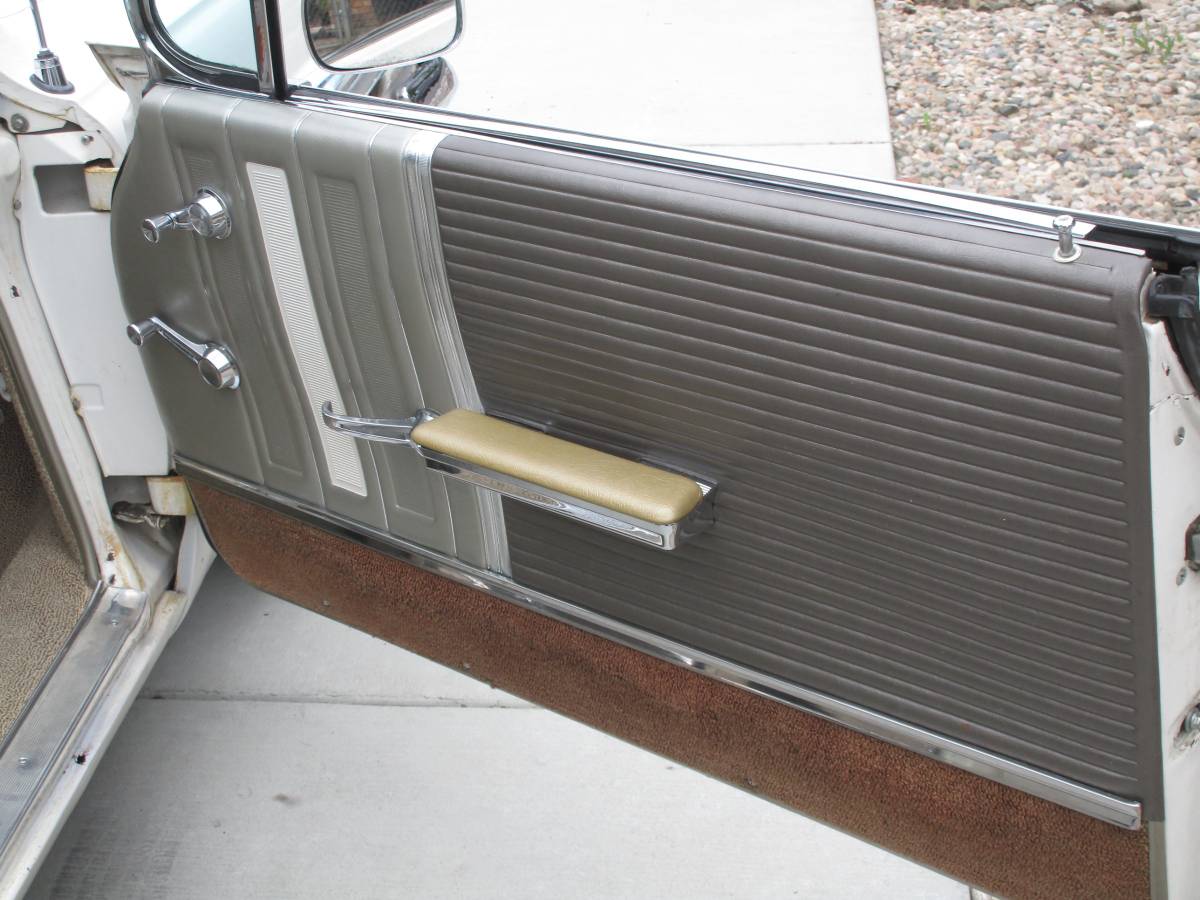 Pontiac-1962-white-16