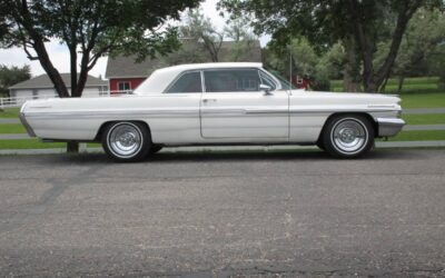 Pontiac   1962 white