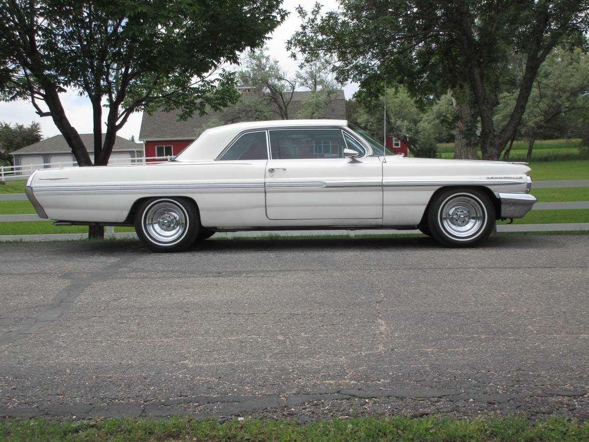 Pontiac-1962-white