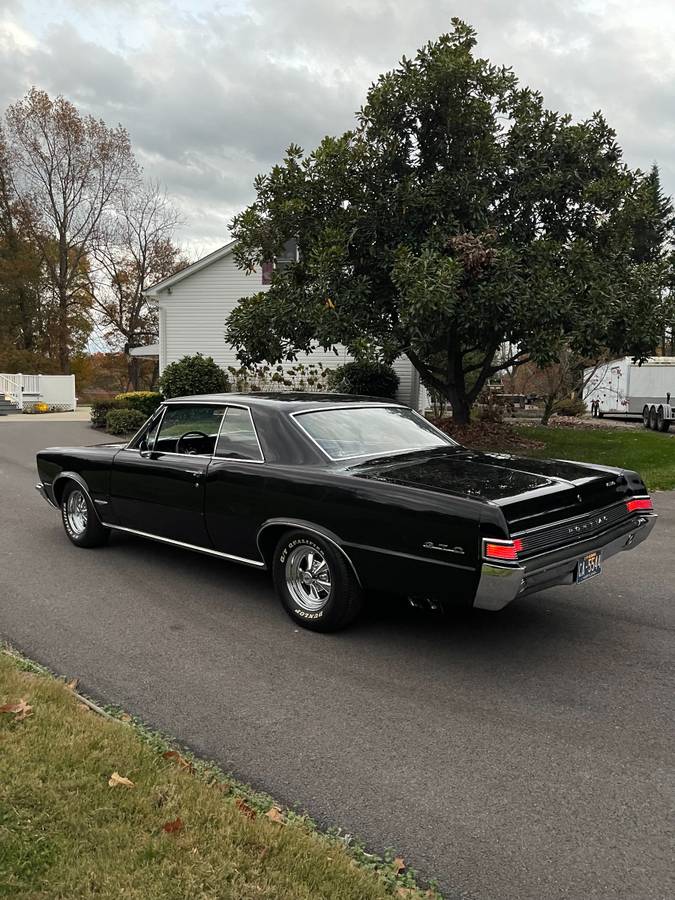 Pontiac-1965-black-1